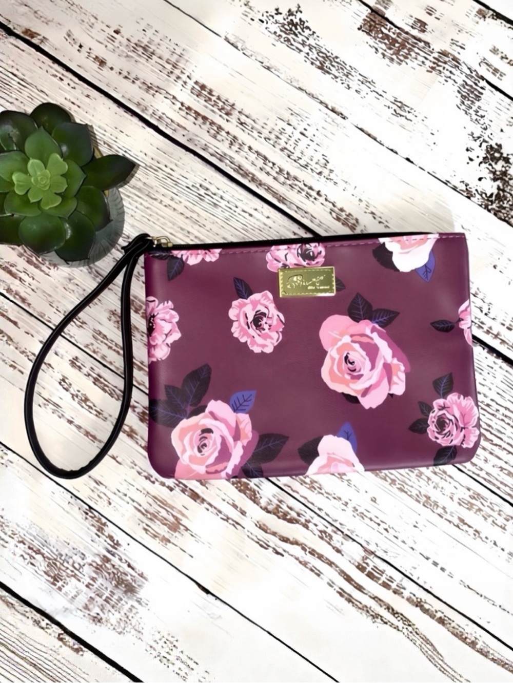NWOT LUV BETSEY JOHNSON Floral Convertible Wristlet/Crossbody
